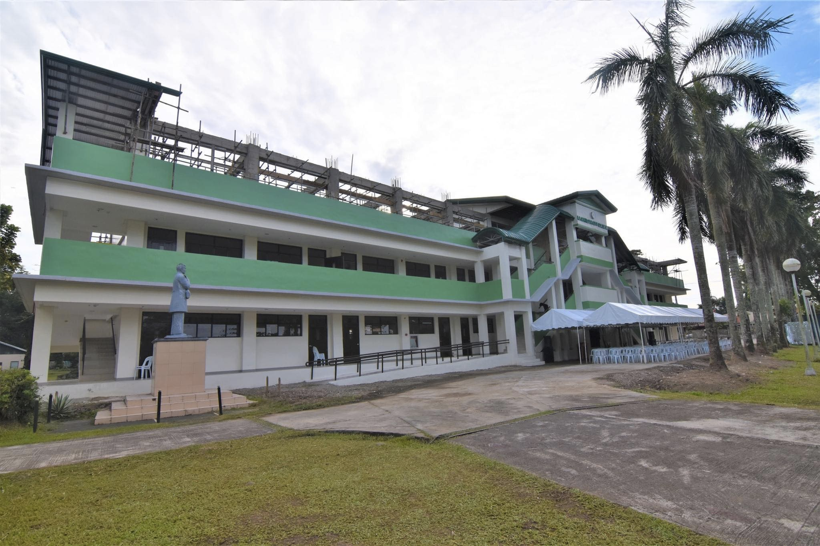 Lacson, Ferrer Lead Inauguration Of La Carlota City College Building ...