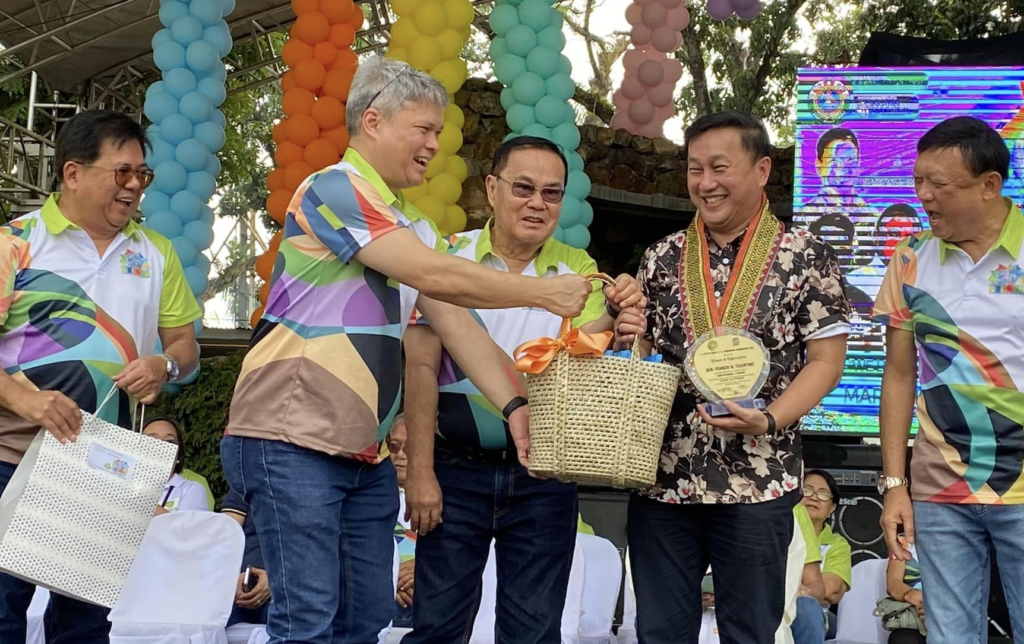 Tolentino lauds Sagay for top int’l green awards - Digicast Negros